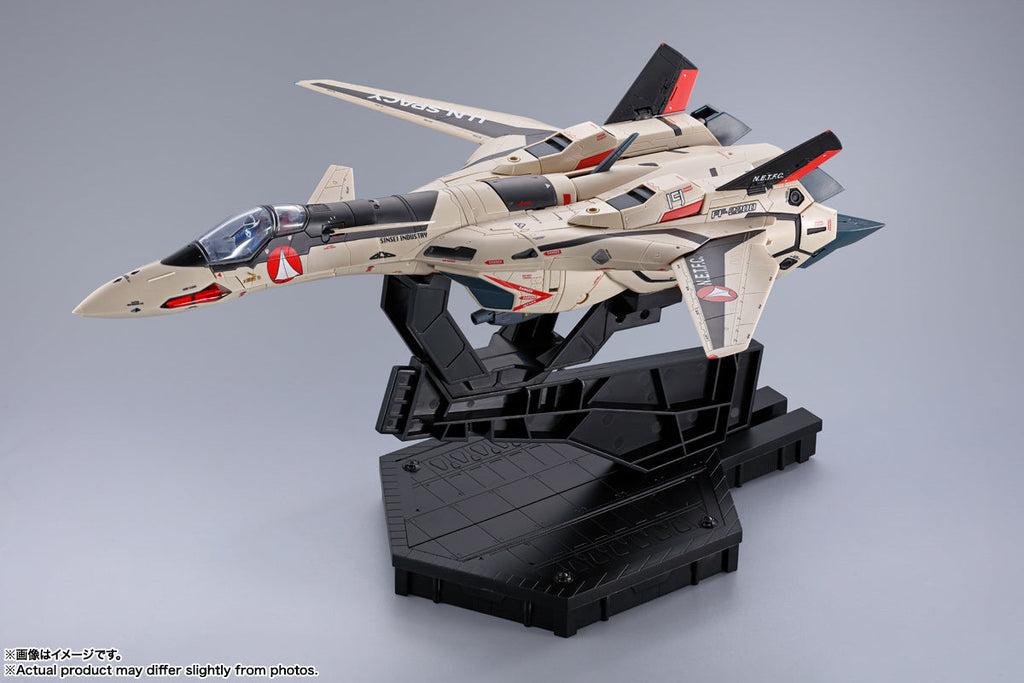 FIgura YF-19 Excalibur Isamu Alva Dyson Use - Macross Plus - DX Chogokin - Bandai