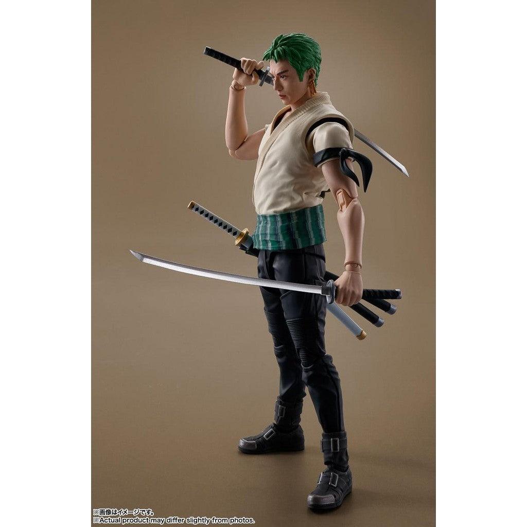 Figura Roronoa Zoro - Netflix Serie One Piece - S.H.Figuarts - Bandai