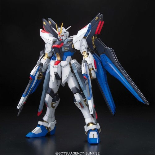 Figura Model Kit Strike Freedom Gundam – Mobile Suit Gundam SEED Destiny – MG 1/100 – Bandai