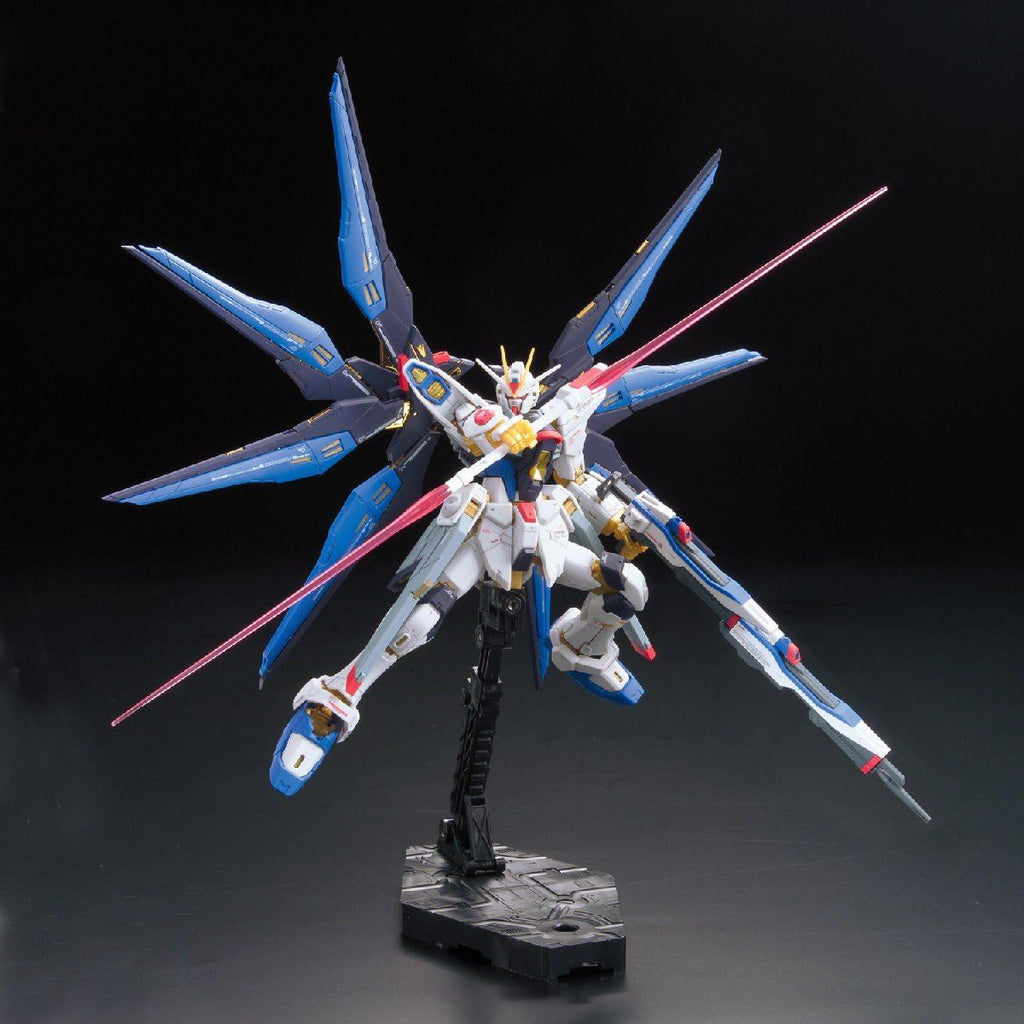 ZGMF-X20A Strike Freedom Gundam - Gundam - RG 1/144 - Bandai